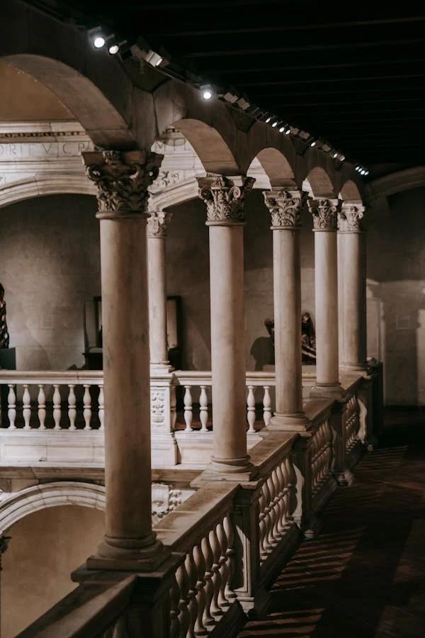 Dark Academia Decor - StudySphere