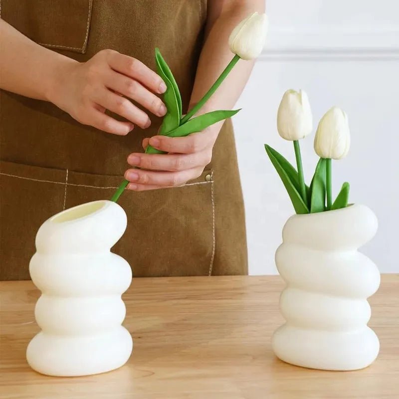 Spiral Plastic Vase - Minimalist Decoration Dining Table - StudySphere